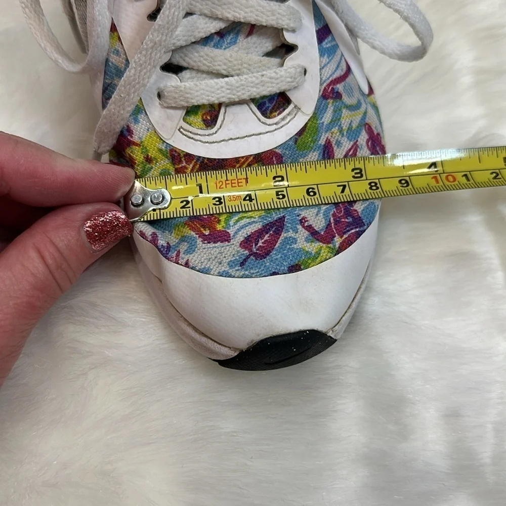 Nike downshifter running shoe US 4.5 Y